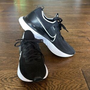 Nike Infinity React